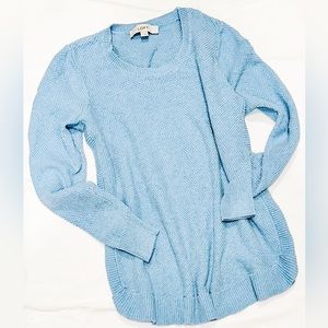 Thick curve hem sweater. This is true color as pictured